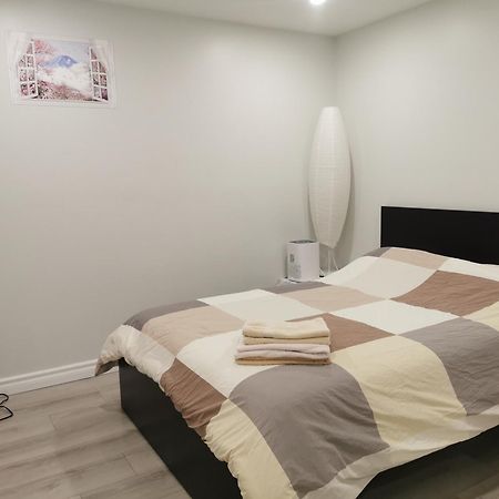 Perfect Location Comfort Private House Lower Level 2 Bedroom Unit มิสซิสซอกา ภายนอก รูปภาพ