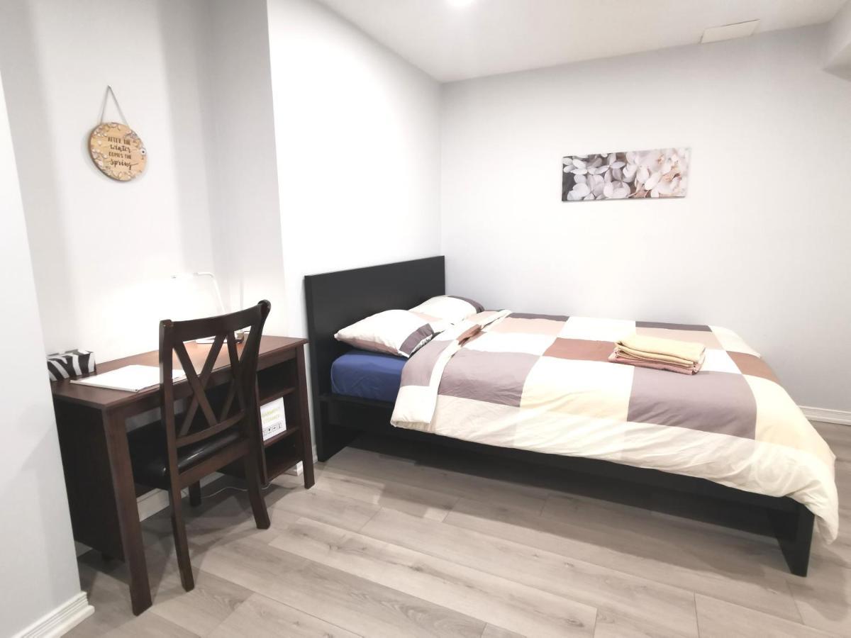 Perfect Location Comfort Private House Lower Level 2 Bedroom Unit มิสซิสซอกา ภายนอก รูปภาพ