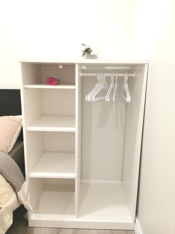 Perfect Location Comfort Private House Lower Level 2 Bedroom Unit มิสซิสซอกา ภายนอก รูปภาพ