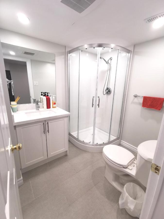 Perfect Location Comfort Private House Lower Level 2 Bedroom Unit มิสซิสซอกา ภายนอก รูปภาพ